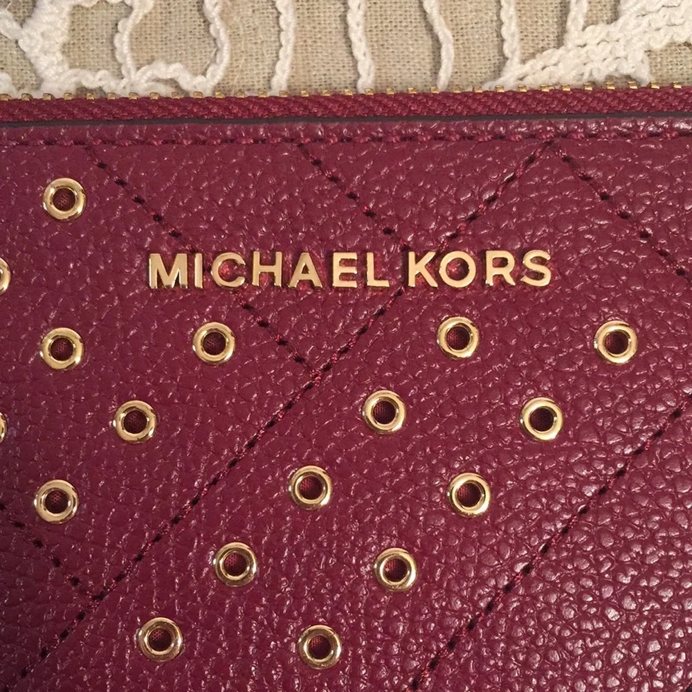 Michael Kors Mulberry Jet Set Travel XL Zip Clutch New